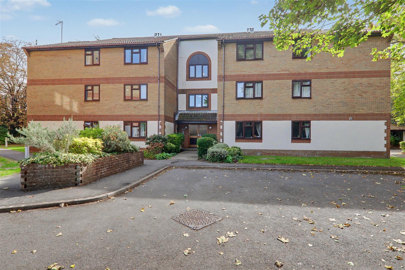 Flat | St. Botolphs Road, Worthing | To Let